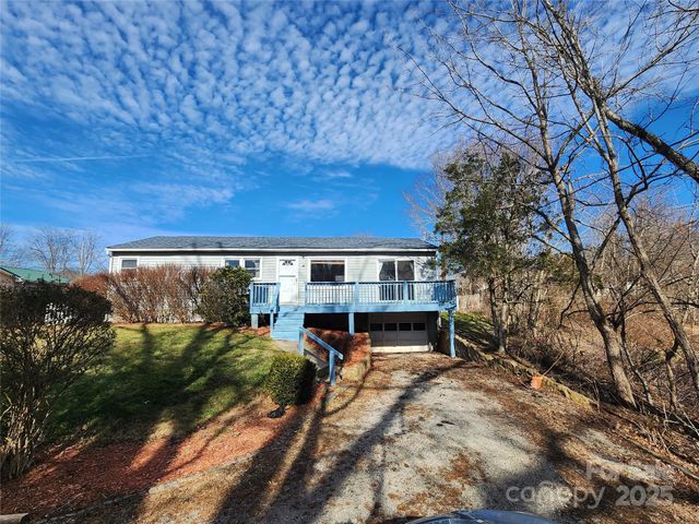 31 Stanley Street, Candler, NC 28715