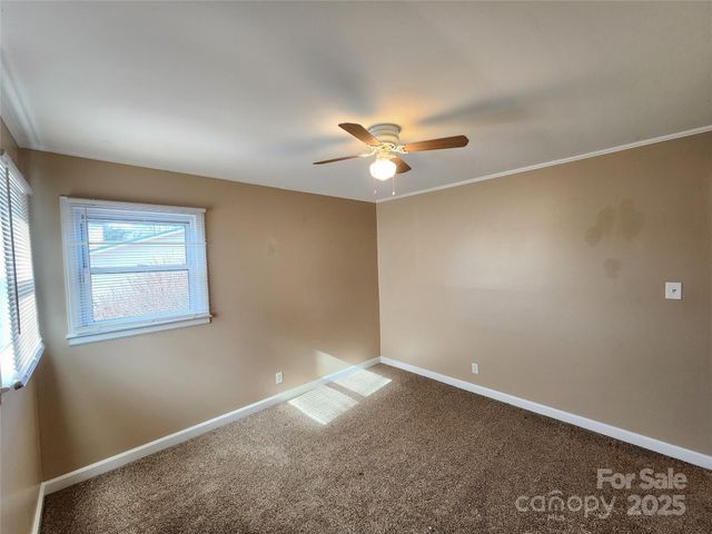 31 Stanley Street, Candler, NC 28715