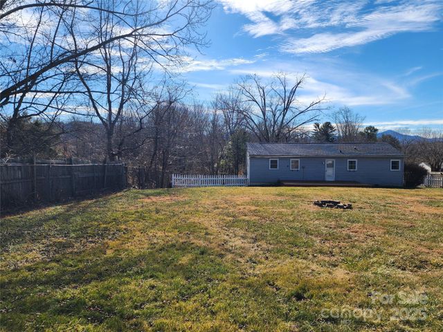 31 Stanley Street, Candler, NC 28715