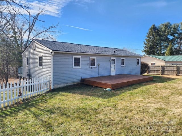 31 Stanley Street, Candler, NC 28715