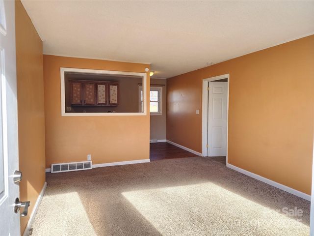 31 Stanley Street, Candler, NC 28715