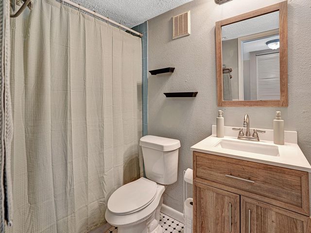 625 N KEENE ROAD B, Clearwater, FL 33755