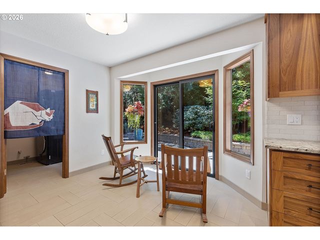 10052 Sw BALMER Cir, Portland, OR 97219