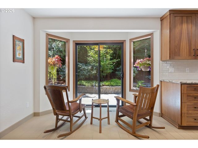 10052 Sw BALMER Cir, Portland, OR 97219