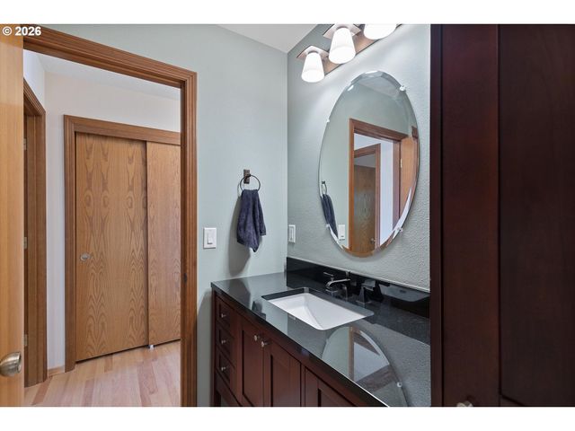 10052 Sw BALMER Cir, Portland, OR 97219
