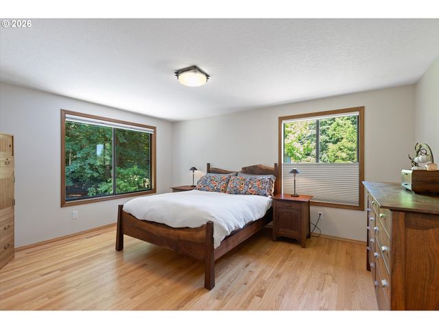 10052 Sw BALMER Cir, Portland, OR 97219
