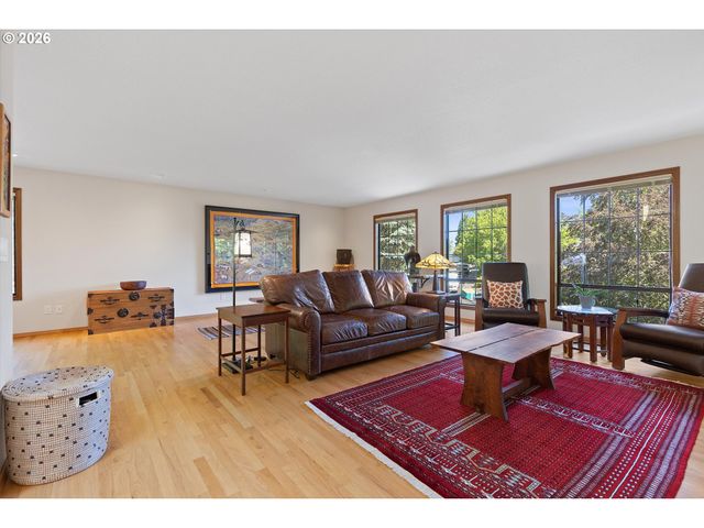 10052 Sw BALMER Cir, Portland, OR 97219