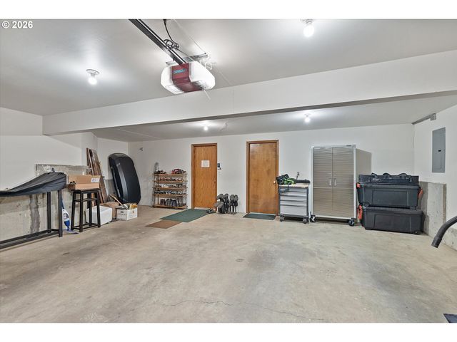 10052 Sw BALMER Cir, Portland, OR 97219