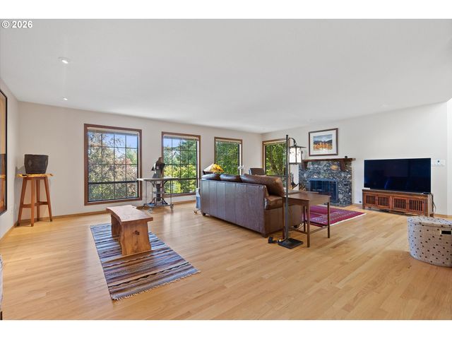 10052 Sw BALMER Cir, Portland, OR 97219