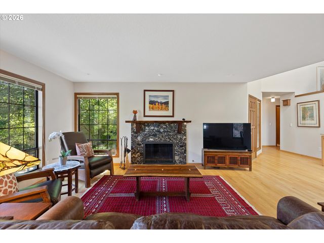 10052 Sw BALMER Cir, Portland, OR 97219