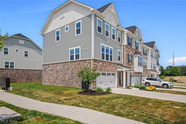3419 Links Drive, Fairlawn, OH 44333