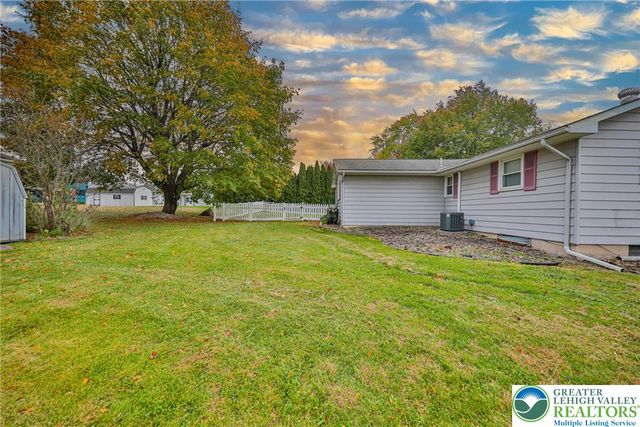 133 Brentwood, Palmer Twp, PA 18045