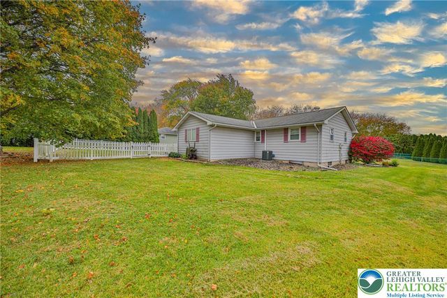 133 Brentwood, Palmer Twp, PA 18045