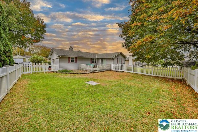 133 Brentwood, Palmer Twp, PA 18045