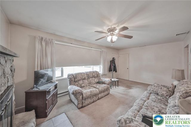 133 Brentwood, Palmer Twp, PA 18045