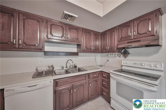 133 Brentwood, Palmer Twp, PA 18045