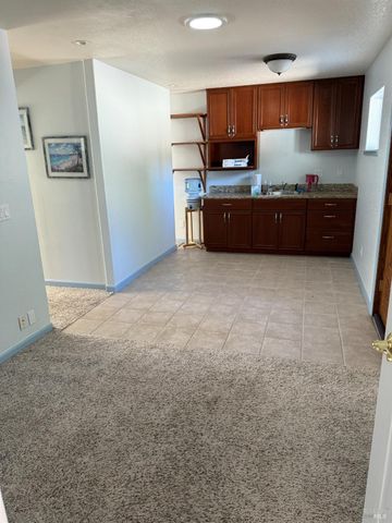 18920 Timberpointe Dr, Fort Bragg, CA 95437