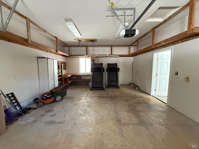 18920 Timberpointe Dr, Fort Bragg, CA 95437