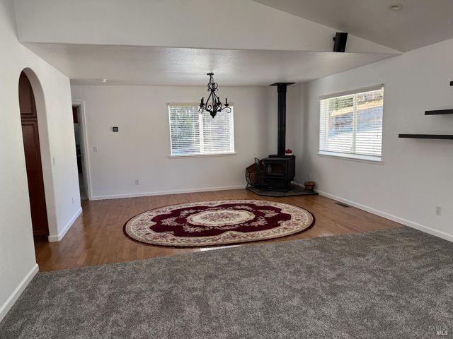 18920 Timberpointe Dr, Fort Bragg, CA 95437