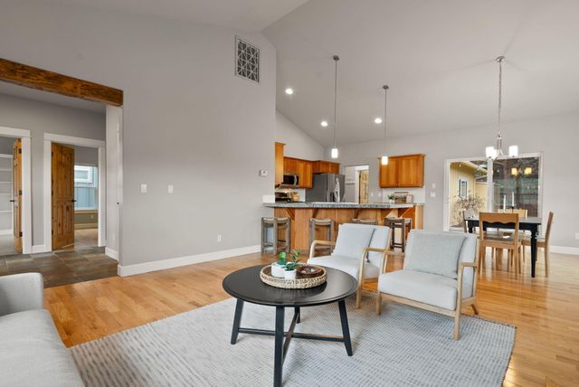 20292 Halfway Road, Bend, OR 97703