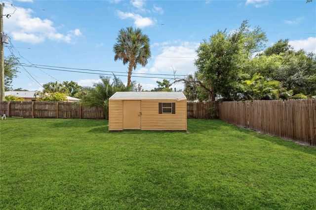 131 DARTMOUTH ROAD, Venice, FL 34293