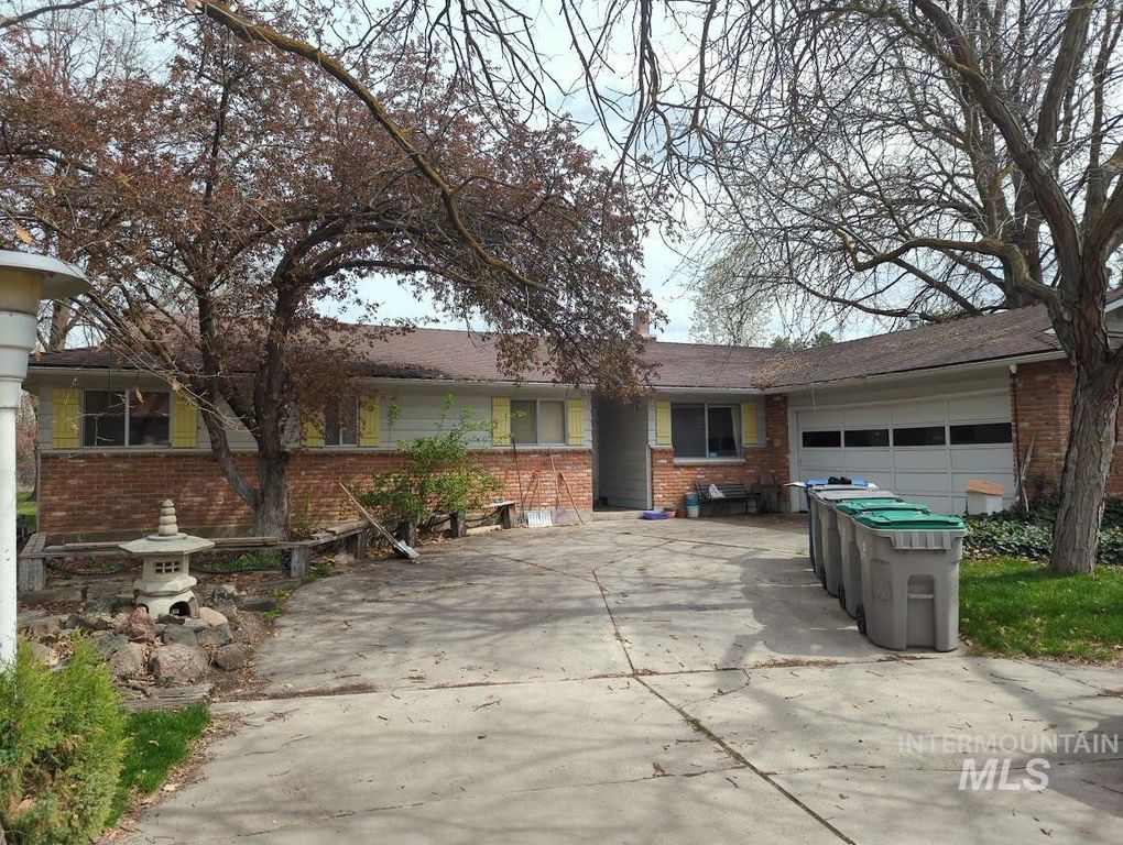Image 1 of property listing at 5770 N Cloverdale Rd, Boise, ID 83713