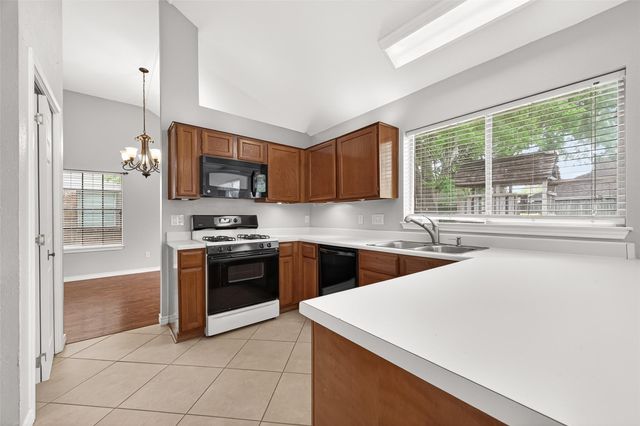 10414 Green Valley Ln, Houston, TX 77064