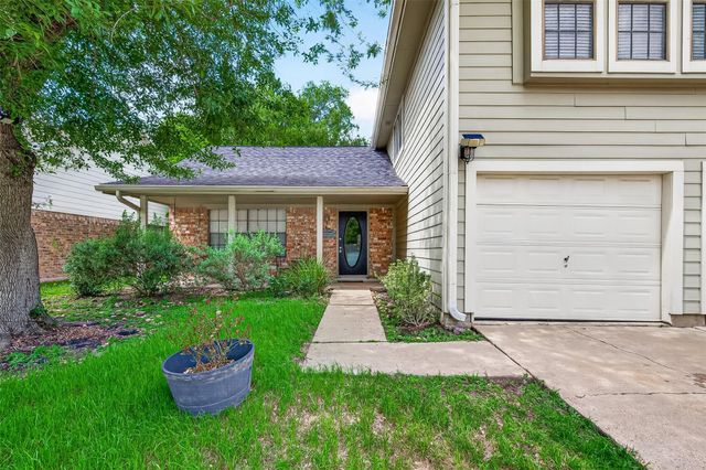 10414 Green Valley Ln, Houston, TX 77064