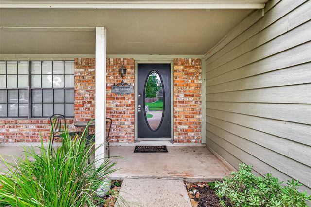 10414 Green Valley Ln, Houston, TX 77064