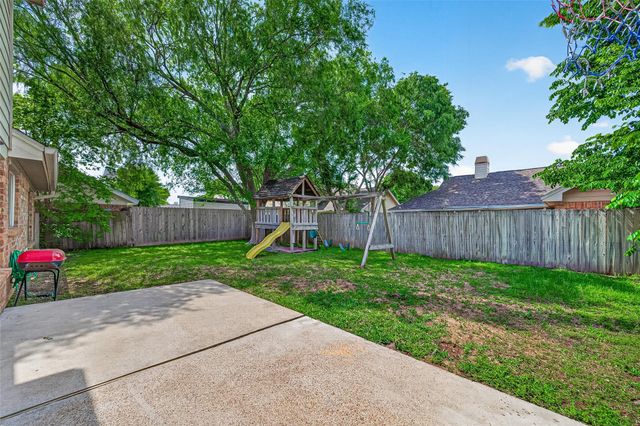 10414 Green Valley Ln, Houston, TX 77064