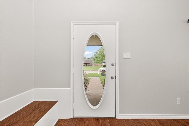 10414 Green Valley Ln, Houston, TX 77064