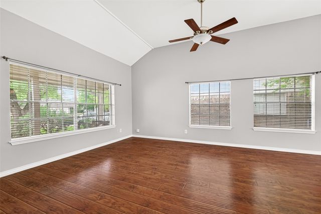 10414 Green Valley Ln, Houston, TX 77064