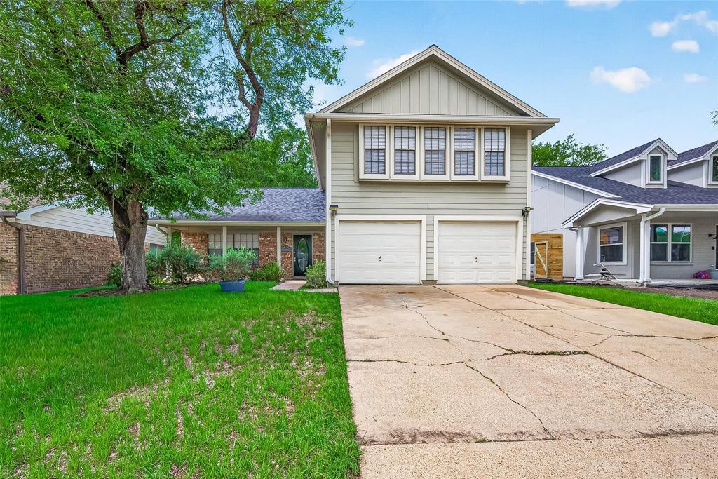 10414 Green Valley Ln, Houston, TX 77064