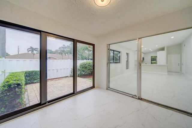 8067 Summerbreeze Lane, Boca Raton, FL 33496