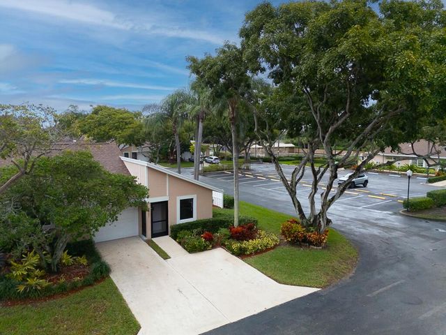 8067 Summerbreeze Lane, Boca Raton, FL 33496
