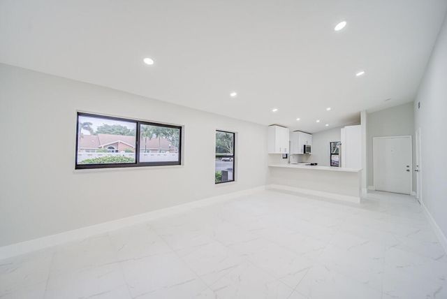 8067 Summerbreeze Lane, Boca Raton, FL 33496