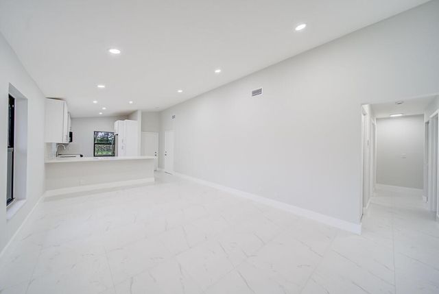 8067 Summerbreeze Lane, Boca Raton, FL 33496