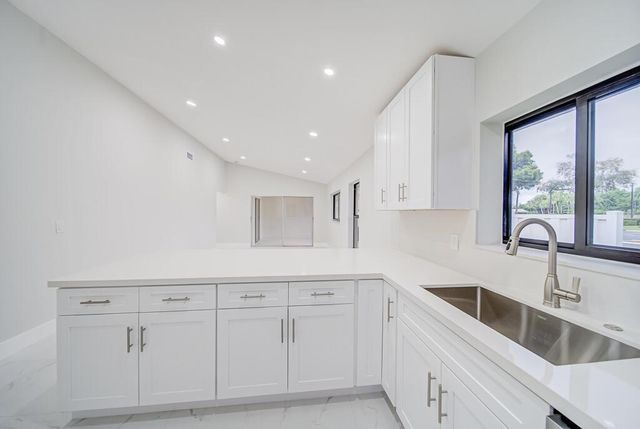 8067 Summerbreeze Lane, Boca Raton, FL 33496