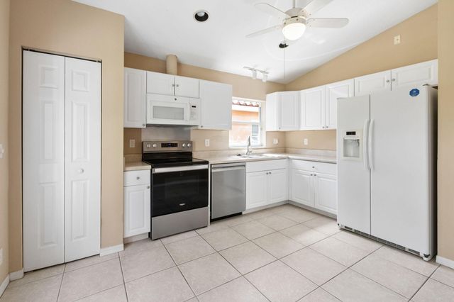6833 Viale Elizabeth, Delray Beach, FL 33446