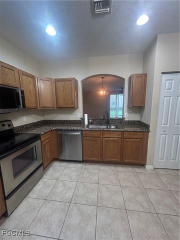 3370 Dandolo CIR, Cape Coral, FL 33909