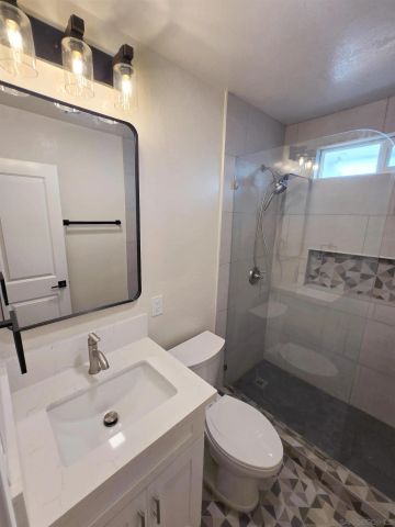 2132 E 5th ST, National City, CA 91950