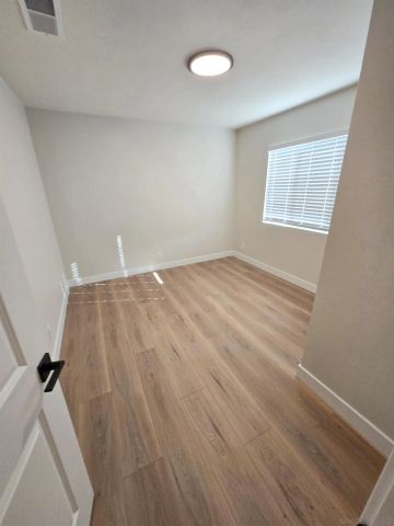 2132 E 5th ST, National City, CA 91950