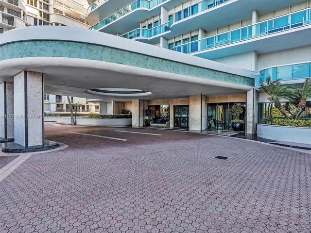 10101 Collins Ave 18C + CABANA, Bal Harbour, FL 33154