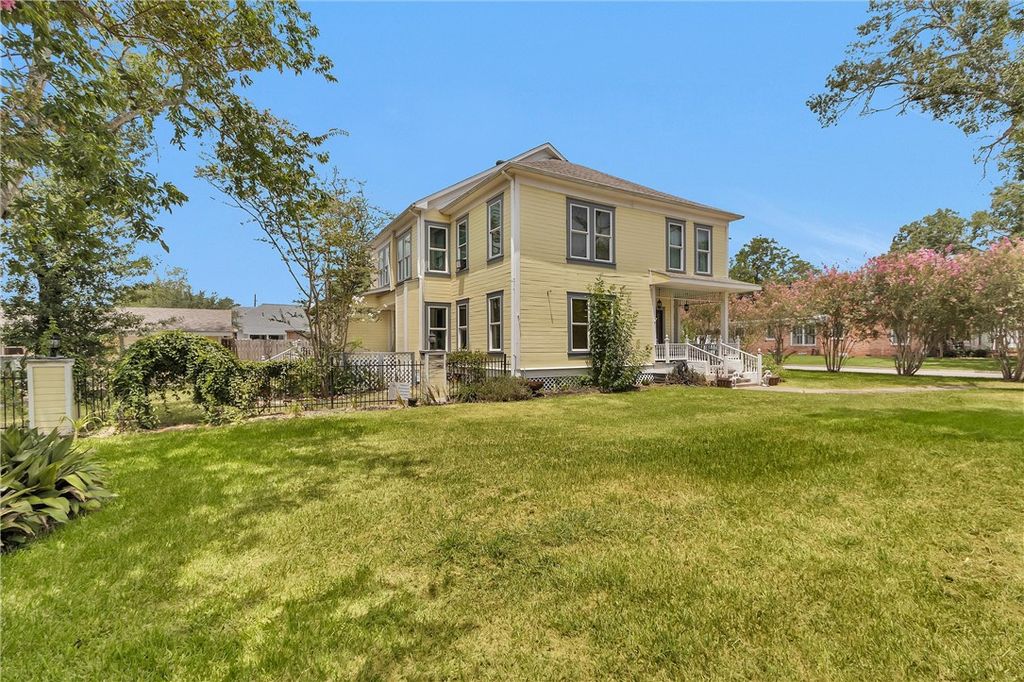 1017 Water Street, Navasota, TX 77868 — photo 2