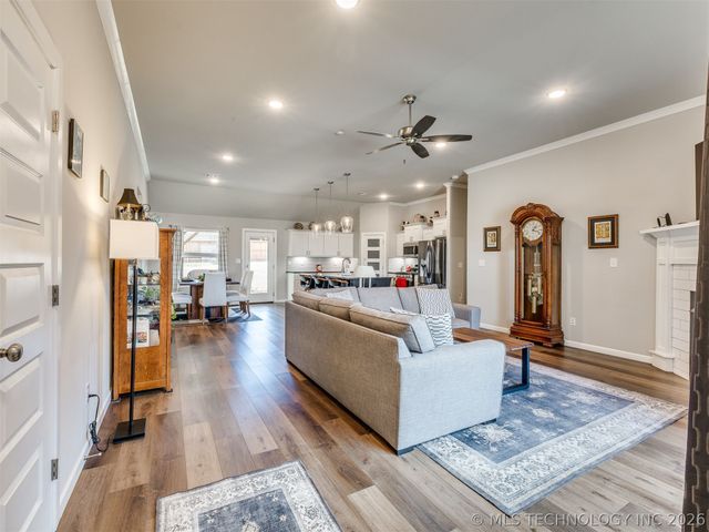 6316 E 146th Street S, Bixby, OK 74008