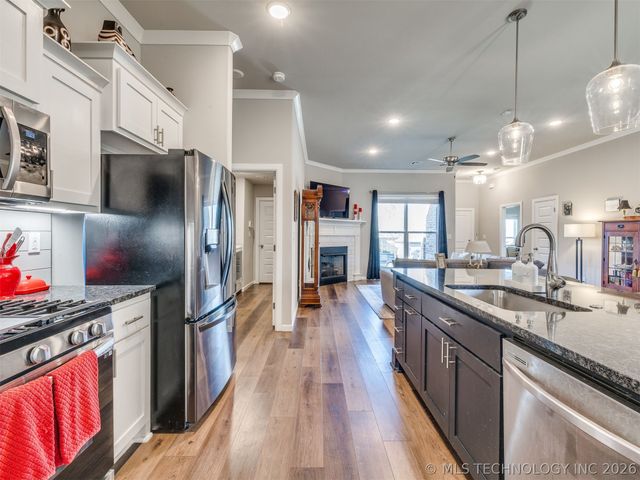 6316 E 146th Street S, Bixby, OK 74008