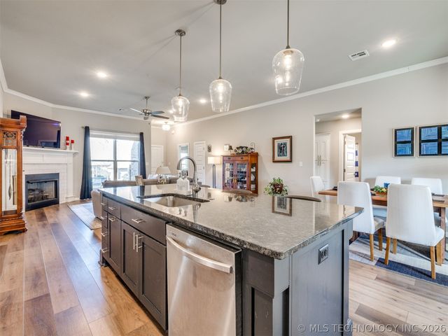 6316 E 146th Street S, Bixby, OK 74008