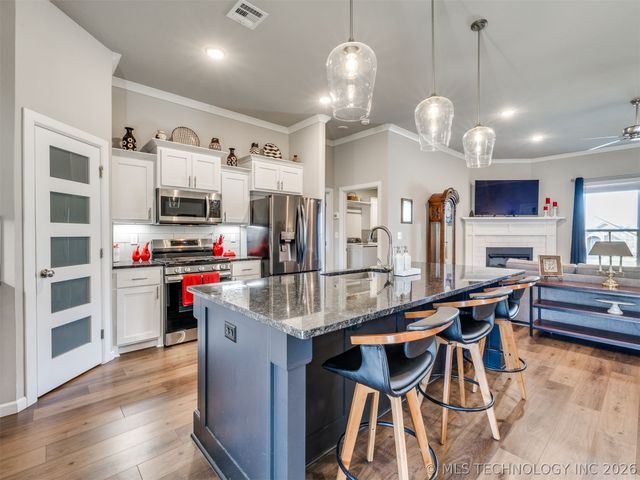 6316 E 146th Street S, Bixby, OK 74008