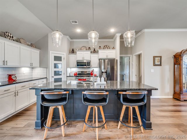 6316 E 146th Street S, Bixby, OK 74008