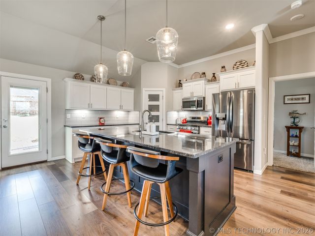 6316 E 146th Street S, Bixby, OK 74008